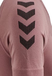 Hummel FIRST SEAMLESS - Undertrøjer - dusty rose