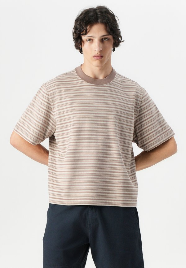 CLEAN CROP STRIPE - Print T-shirt - camel2