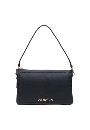 Borsa a spalla nera Valentino in pelle strutturata, con finiture dorate e manico sottile su sfondo bianco.
