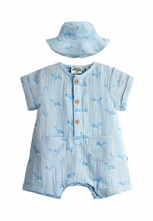 Lichtblauwe baby romper met korte mouwen en houten knopen, met walvisprints, gecombineerd met een bijpassende bucket hat.