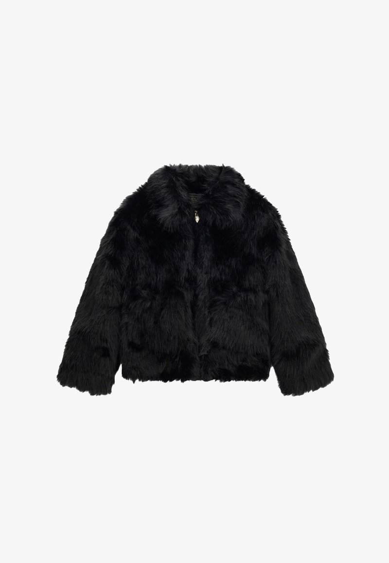 Černá umělá kožešinová bunda s krátkým, boxovým střihem, širokým límcem, zapínáním na zip a texturovanou, chlupatou látkou.
