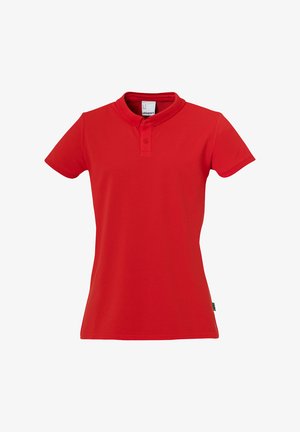 Rød polo-skjorte med korte ærmer, en flad krave og en to-knaps placket. Fremstillet af glat stof uden synlige mønstre eller accenter.