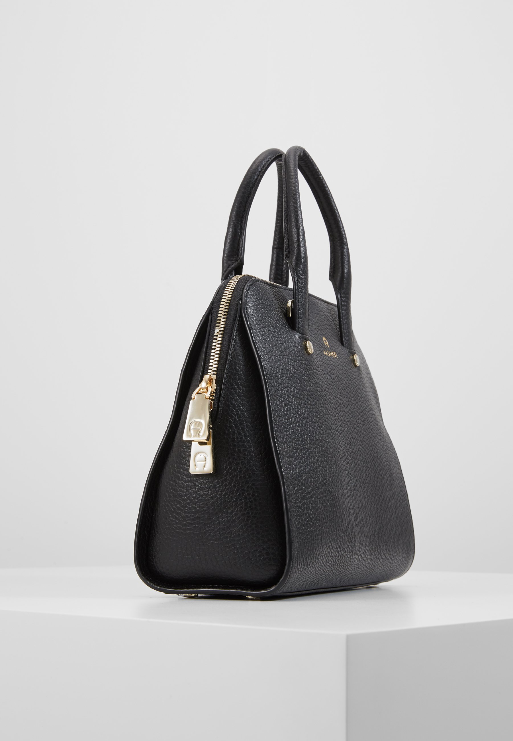 Aigner IVY S MINI BAG Håndveske black Zalando.no Aigner IVY S MINI BAG Håndveske black Zalando.no