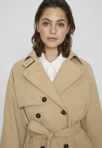 VILA Gabardina - cornstalk