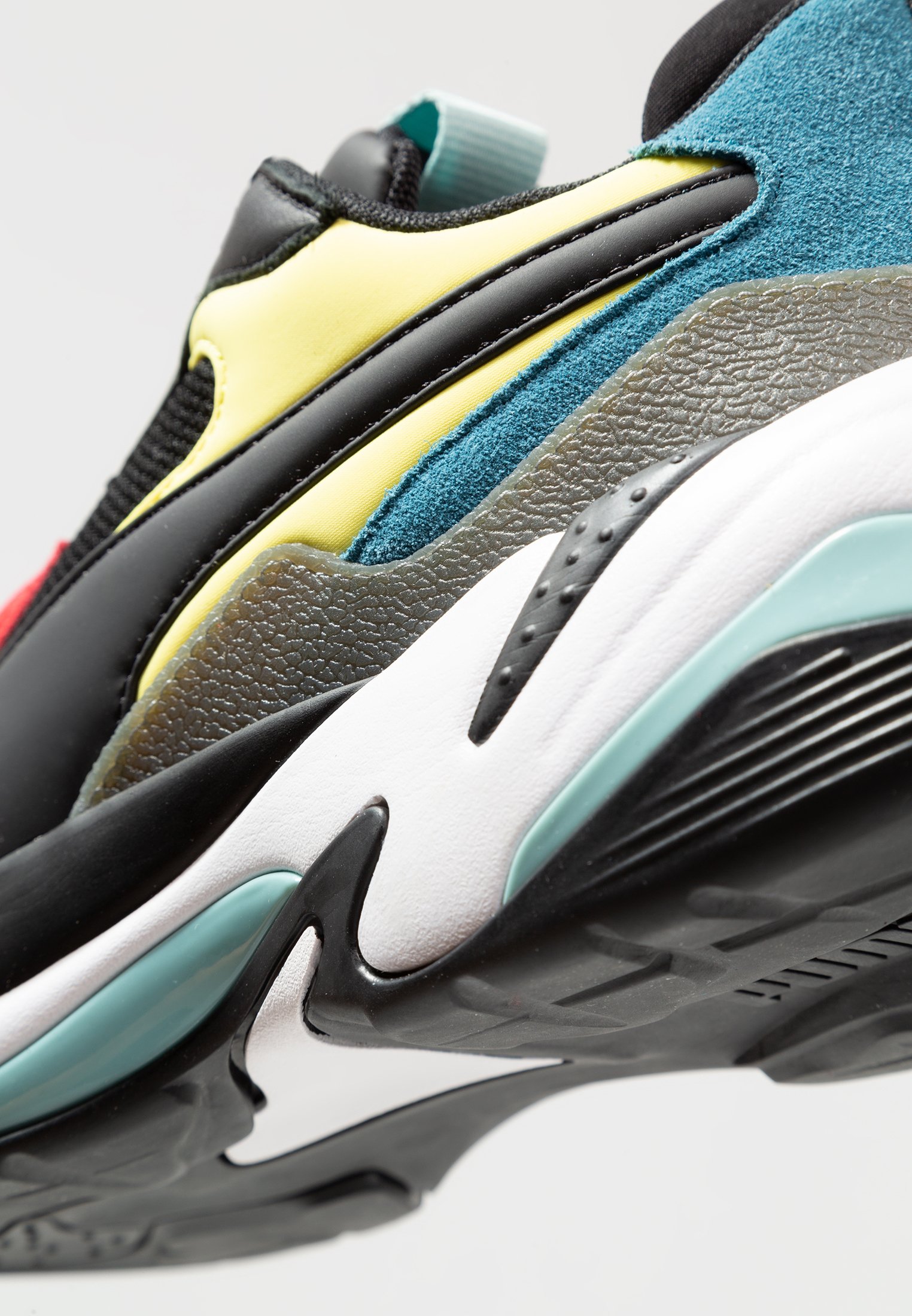 nike thunder spectra