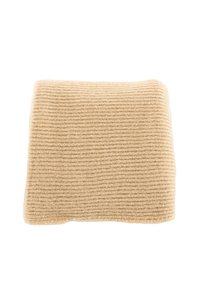 Beige gebreide deken, textuur met verticale strepen. Zacht materiaal, rechthoekige vorm, compact ontwerp, met een subtiele glans.