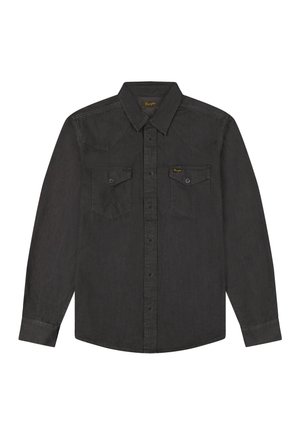 Tummanharmaa pitkähihaisen nappipaidan, jossa on terävä kaulus, kaksi etutaskua läppineen ja nappeineen sekä näkyvät ompelusaumat.