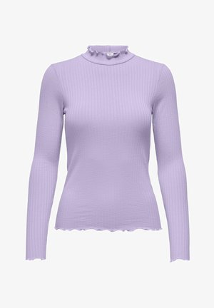 Jasnofioletowa bluzka z długim rękawem o prążkowanej fakturze, z wysokim kołnierzem i falbaną jako zdobieniem. Dolna krawędź zakończona falistym cięciem.