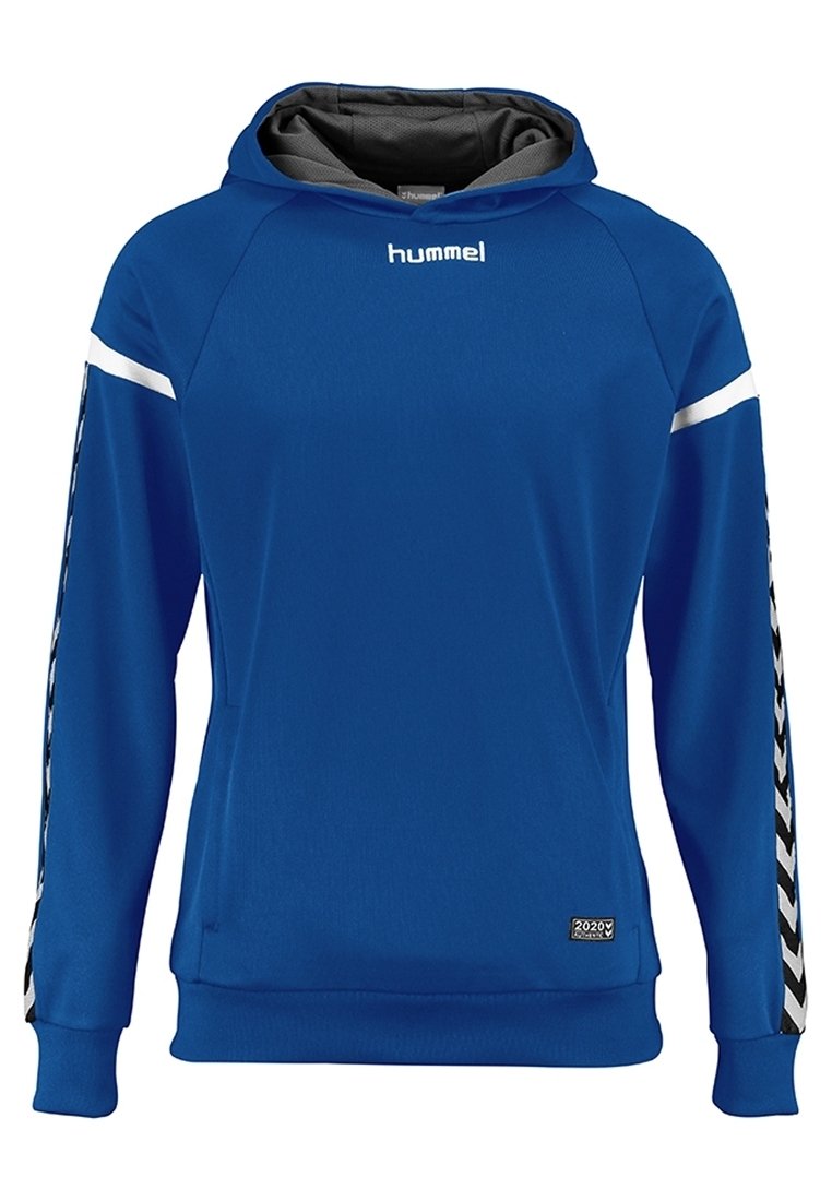Sweat à capuche bleu Hummel avec des bandes chevrons blanches sur les manches, un logo à l'avant et une petite étiquette noire près de l'ourlet.