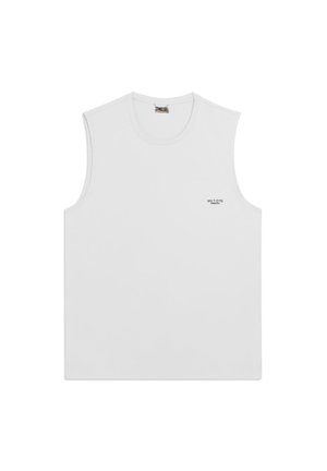 Maglietta bianca senza maniche con scollo rotondo e piccolo testo nero "W.K.T 076" e "PRAGOPY" sulla zona sinistra del petto.
