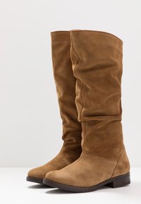 Mis Pepas Saappaat - cognac