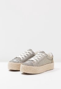 CAFèNOIR Espadrillas - metallic grey