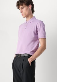 GANT CONTRAST RUGGER - Polo marškinėliai - orchid lilac