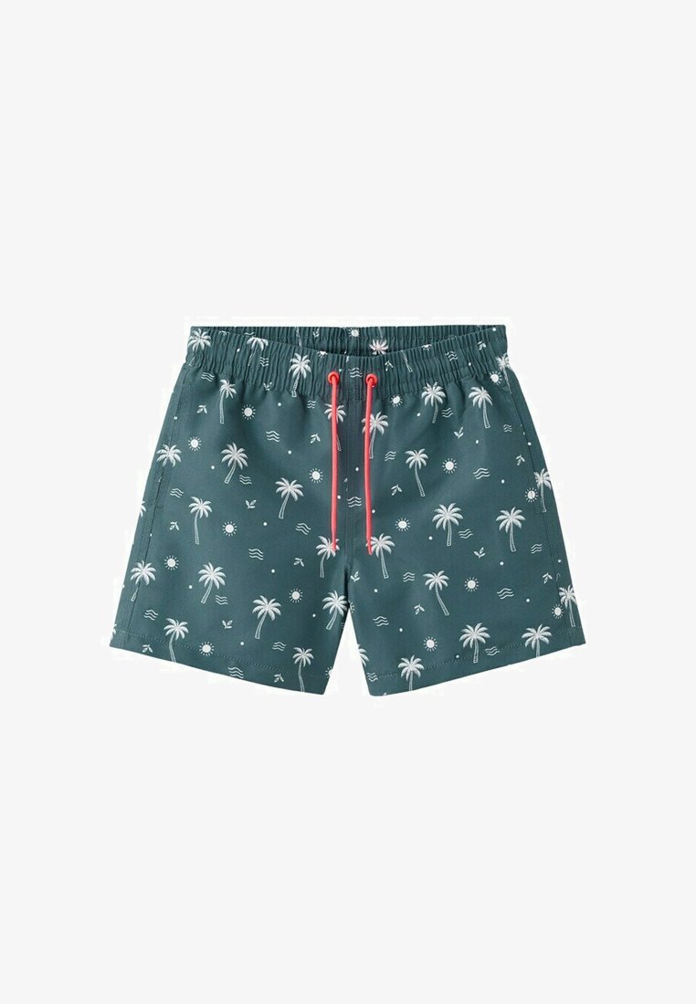 Shorts de bain vert foncé avec des motifs blancs de palmiers, de soleil et de vagues, dotés d'un cordon rouge à la taille élastique.