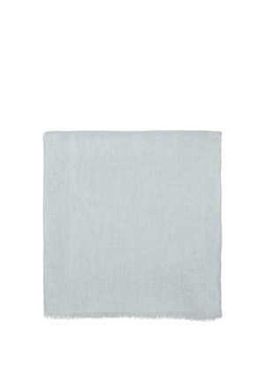 Lyseblåt kvadratisk linnedug med en subtil vævningstekstur og let frynsete kanter.