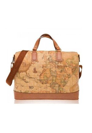 Borsa da viaggio a forma rettangolare con motivo mappa e dettagli in pelle beige, presenta manici doppi e una tracolla removibile.