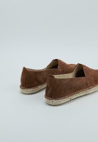 SENSES & SHOES SUNNER - Alpargatas - brown