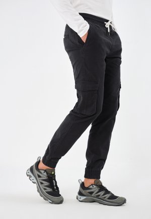 Pier One Cargohose - black