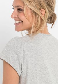 bonprix Camicia da notte - grau