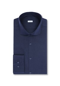 Chemise bleu marine manches longues boutonnée, col large et poignets boutonnés, pliée et présentée sur fond blanc.