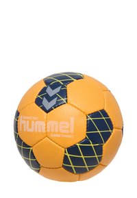 Pallone da allenamento arancione con motivo esagonale blu navy e giallo, dotato di una superficie testurizzata e del logo Hummel in bianco.