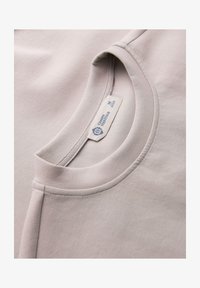 Sélectionné, beige