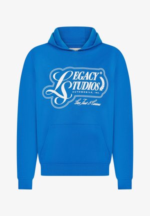Felpa blu con logo bianco "Legacy Studios Automobile, Inc." e testo "Live Fast & Curious" sul davanti, dotata di tasca anteriore a marsupio e polsini a costine.