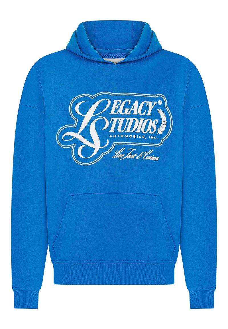 Blauwe hoodie met witte "Legacy Studios Automobile, Inc." logo en "Live Fast & Curious" tekst op de voorkant, met een voorzak en geribde manchetten.