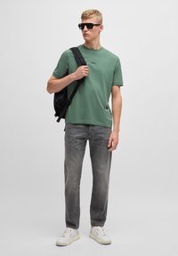 BOSS TCHUP - T-shirts - open green