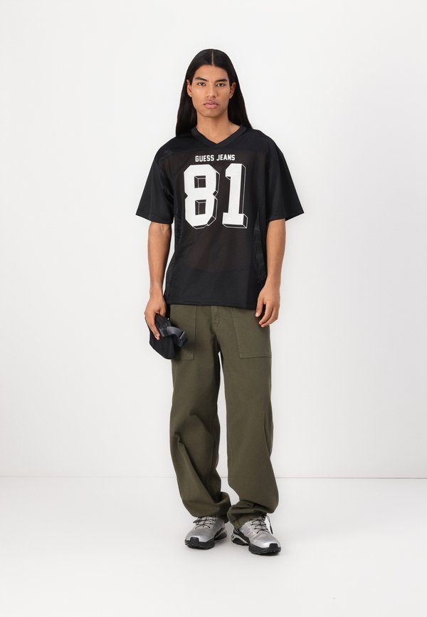 V NECK TEE - Print T-shirt2