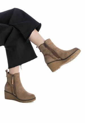 Refresh Botines de cuña - taupe