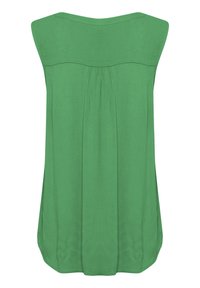 Top verde sin mangas con escote redondo, plisados en la espalda y un tejido suave y ligero con un dobladillo ligeramente curvado.