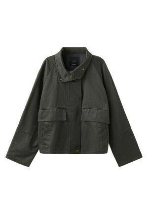 Dark green cropped jacket with wide sleeves, high collar, front snap buttons, and two large flap pockets on the front.
