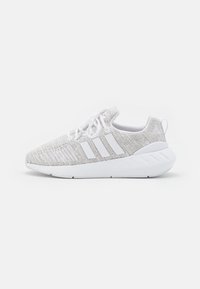 Sélectionné, footwear white/grey two/core black