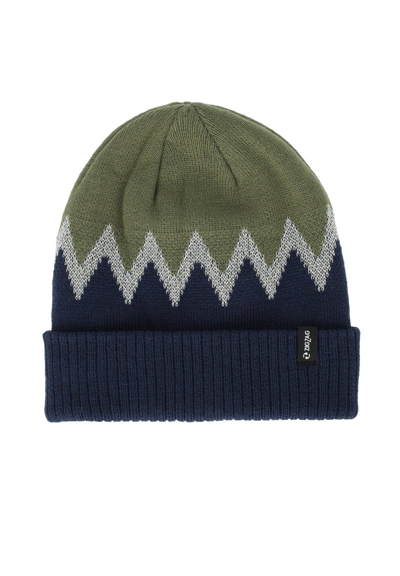 Strikket hue med grøn top og zigzag mønster i hvid samt en navy blå ribbet kant; inkluderer et lille sort logo mærke.