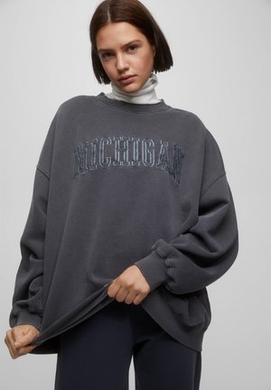 pull and bear kangol