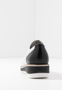 Thumbnail Image 6