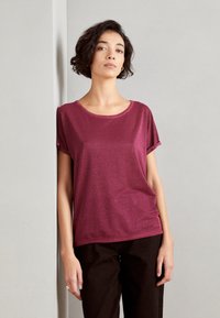 Mos Mosh TEE - T-shirts med print - beet red