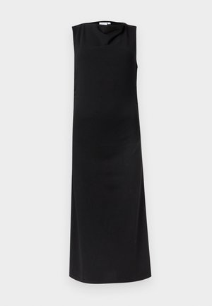 Fekete ujjatlan hosszú ruha, magas nyakkivágással és egyenes, egyszerű sziluettel.