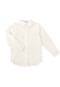 Camisa blanca de manga larga hecha de tejido suave, con un cierre frontal de botones y un cuello clásico. Sin patrones o acentos visibles.