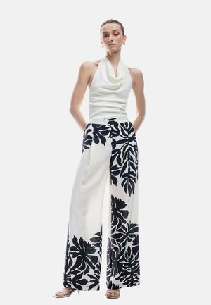 Koton Pantaloni - white