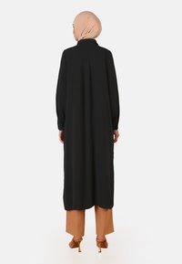 Modanisa Skjortebluser - black