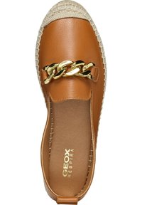 Brown leather espadrille with a golden chain accent, featuring a woven jute sole and smooth interior lining.