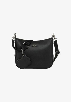 Czarna skórzana torba na ramię z regulowanym paskiem i małą przyczepioną kieszonką na zamek, srebrnym osprzętem oraz logo marki z przodu.