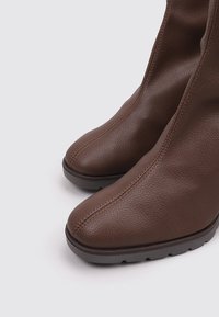 Sandra Fontán Platform ankle boots - brown