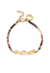 Pulsera de oro con la palabra "mama" acompañada de un corazón, acentuada con cuentas redondas y facetadas multicolores en rosa, marrón y verde.