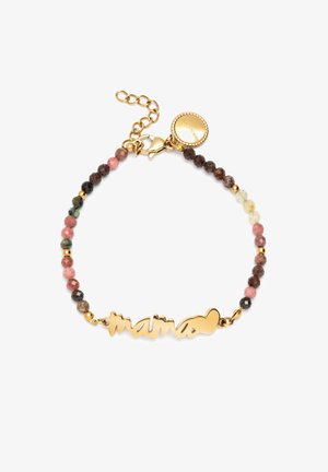 Gouden armband met het woord "mama" en een hart, verfraaid met meerkleurige ronde en facetteerde kralen in roze, bruin en groen.