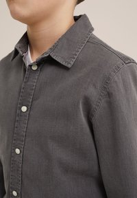 Thumbnail Image 3