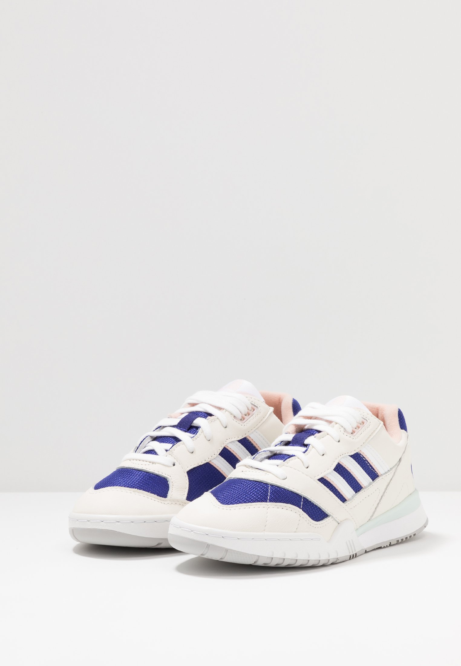 adidas original ar trainer