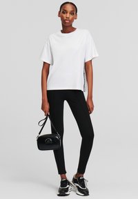 KARL LAGERFELD LOGO TAPE - Apdrukāts T-krekls - white